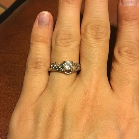 1/2 ct. CZ Fashion Ring in Curved Band (H15) - Picture 5 of 5